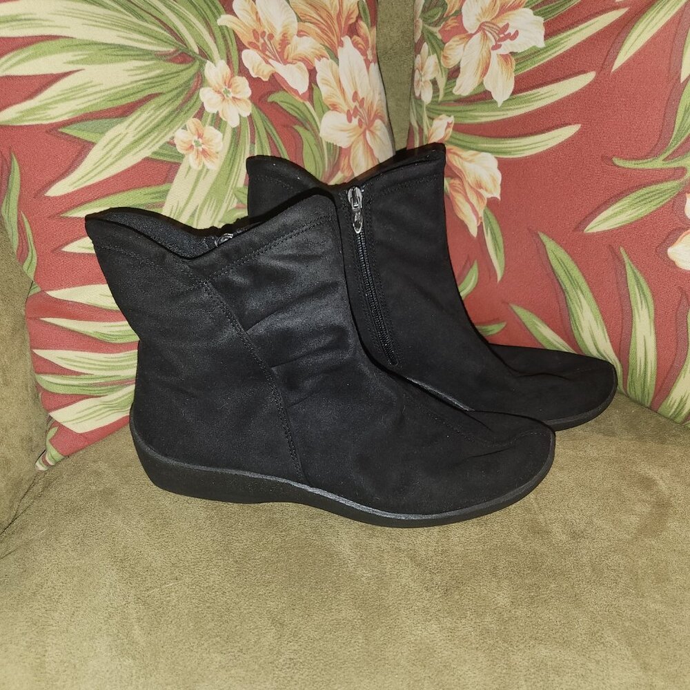 Arcopedico L19 Women's Vegan Ankle Boots- Black